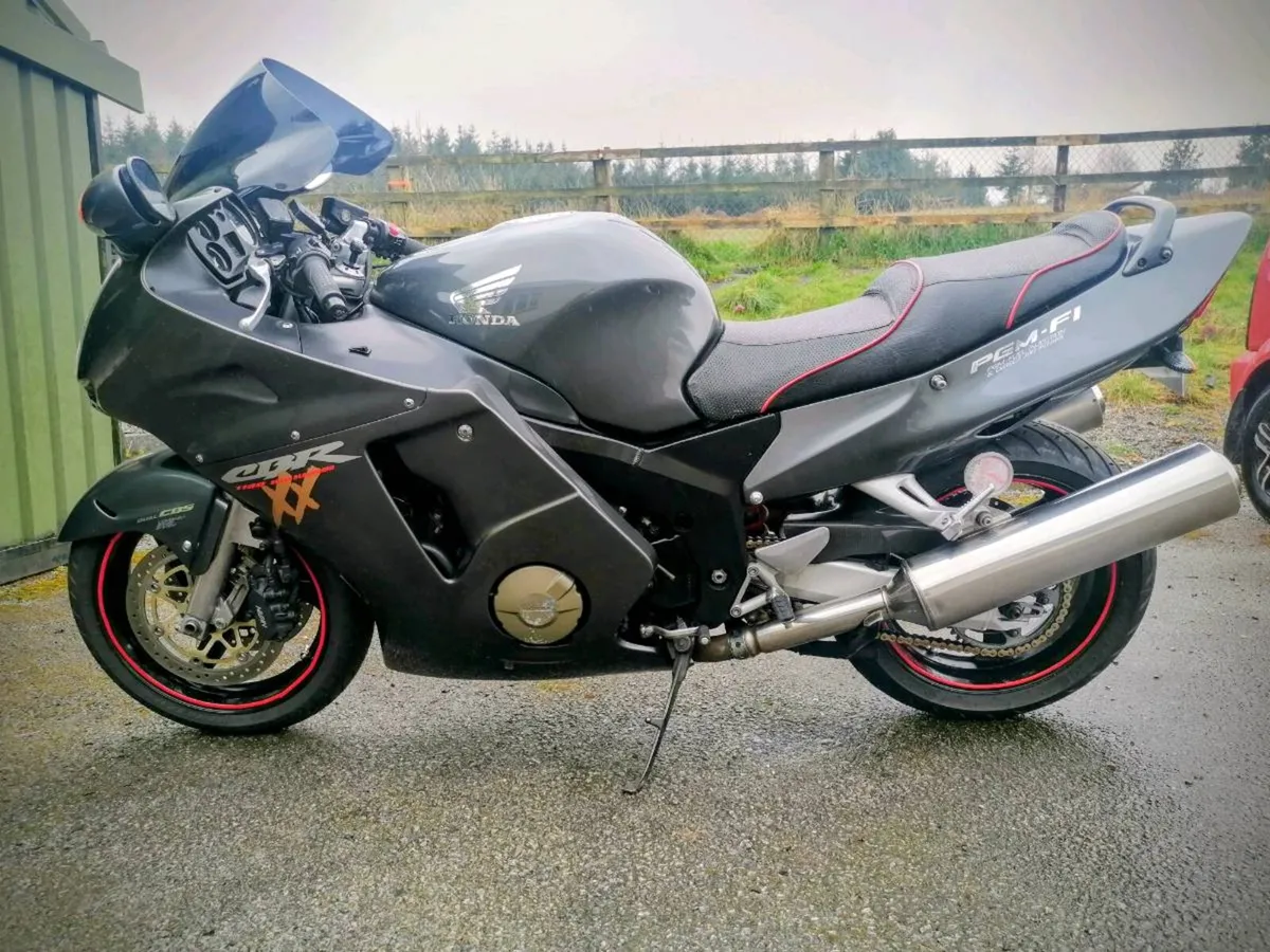 Honda blackbird - Image 4