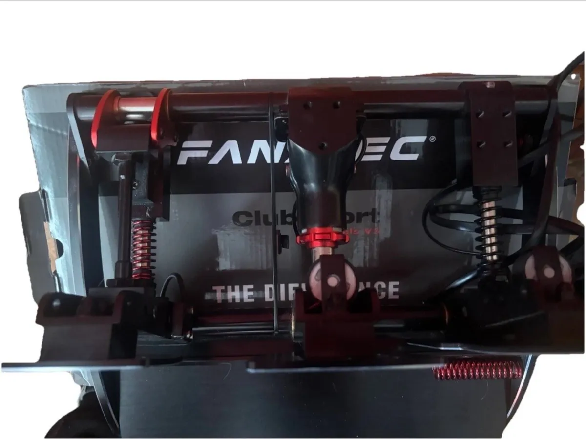 fanatec Clubsport Pedals v3 with performance kit - Image 2
