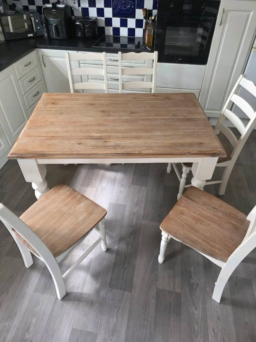 Dining room table and chairs - Image 1