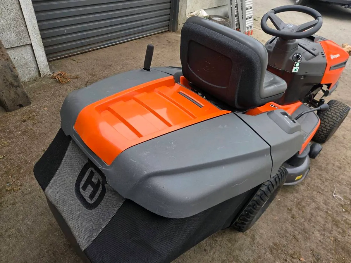Husquvana lawnmower for sale - Image 4