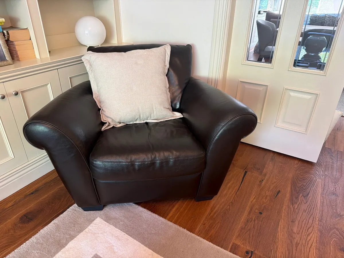 Natuzzi Italian Leather Sofa Suite – 4 Seater, 2 S - Image 3