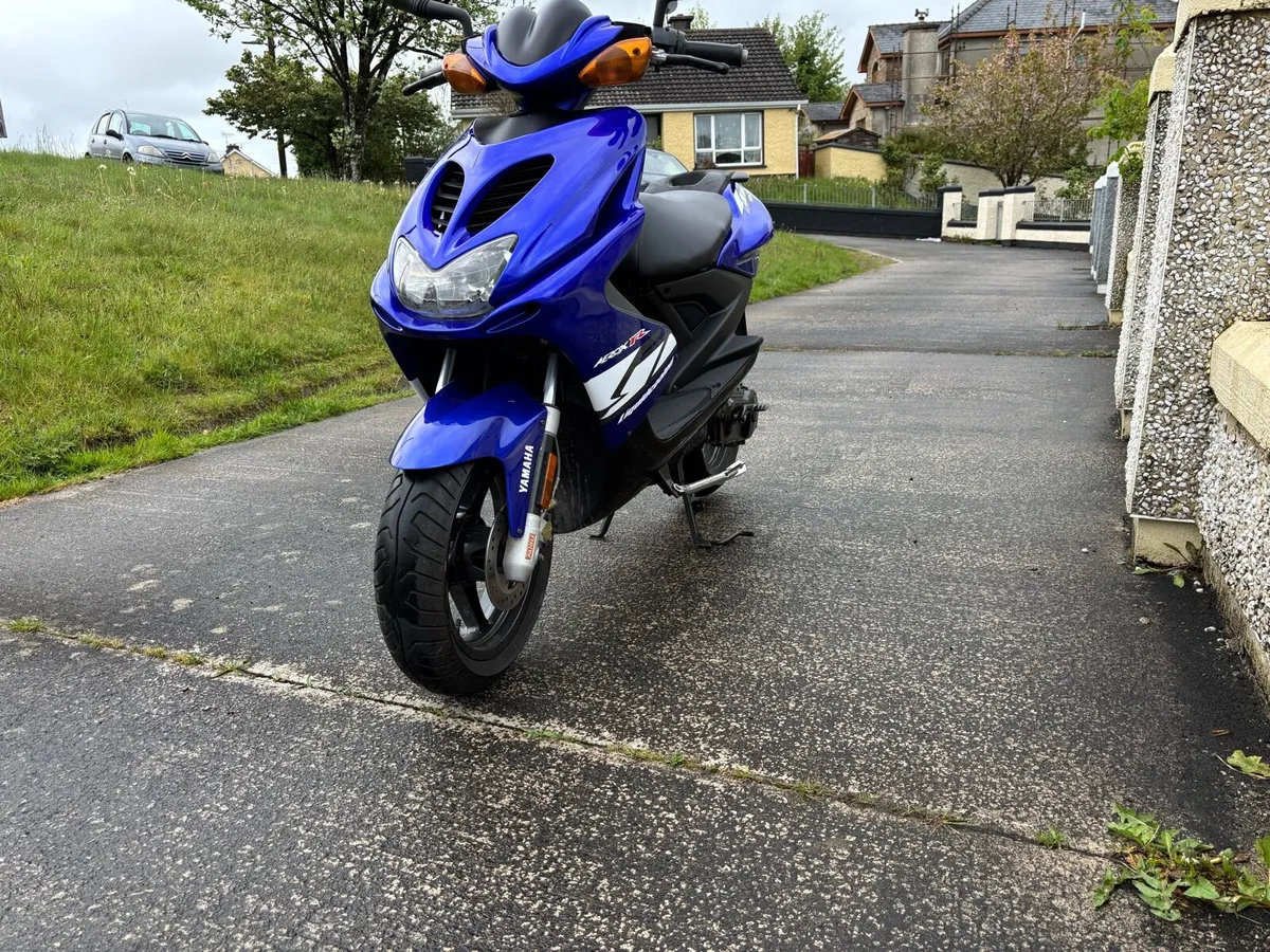 Yamaha 50cc moped - Image 1