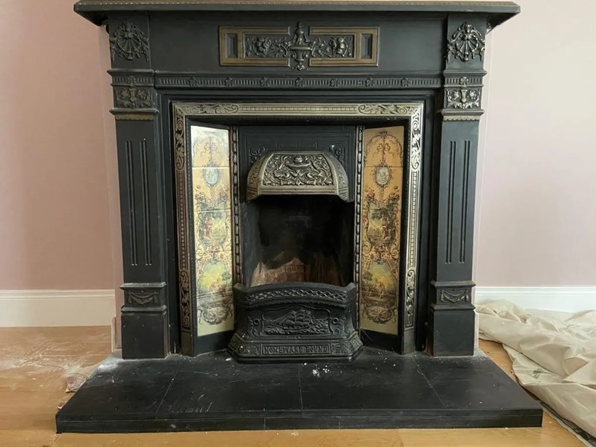Late Victorian / early Edwardian style cast iron fireplace with tiled inserts and a decorative mantel surround - Image 2