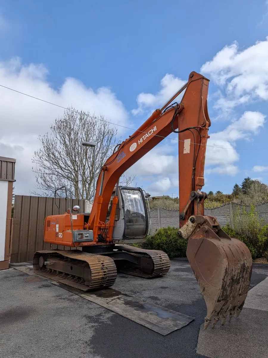 HITACHI EX120-5 EXCAVATOR IN EXCELLENT CONDITION - Image 2