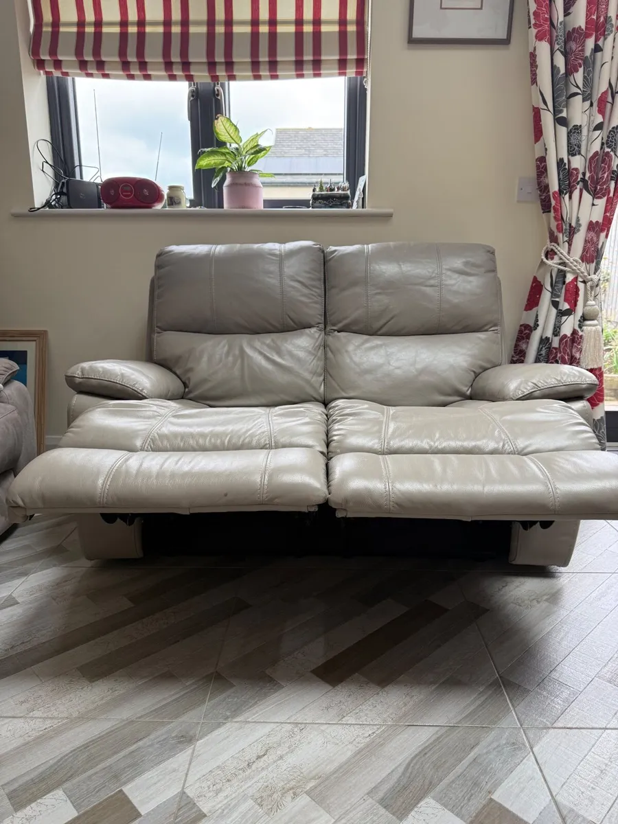 2 Seater Manual Recliner Sofa - Image 4