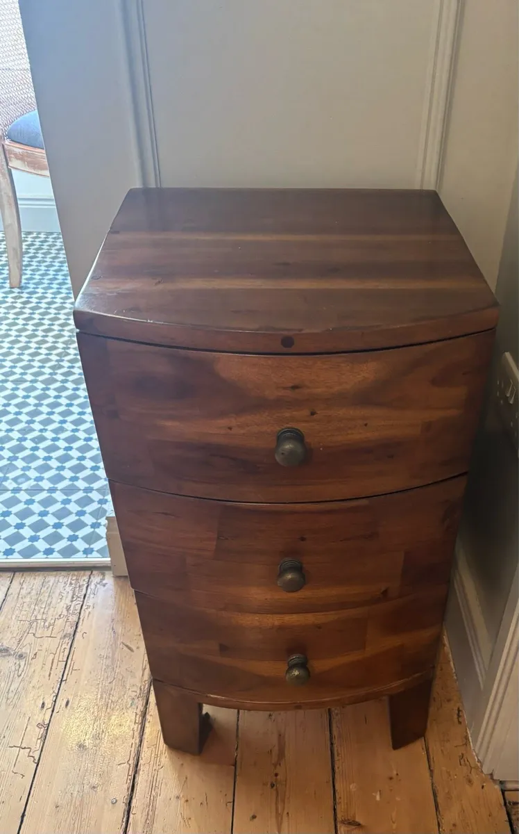 Matching bedside tables x 2 - Image 2