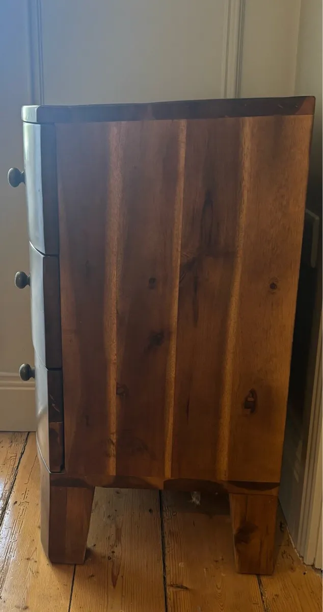 Matching bedside tables x 2 - Image 3