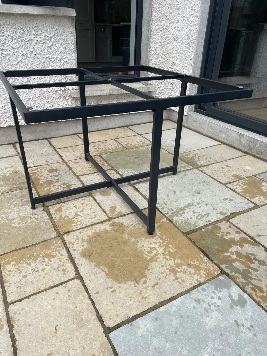 Garden table - Image 3