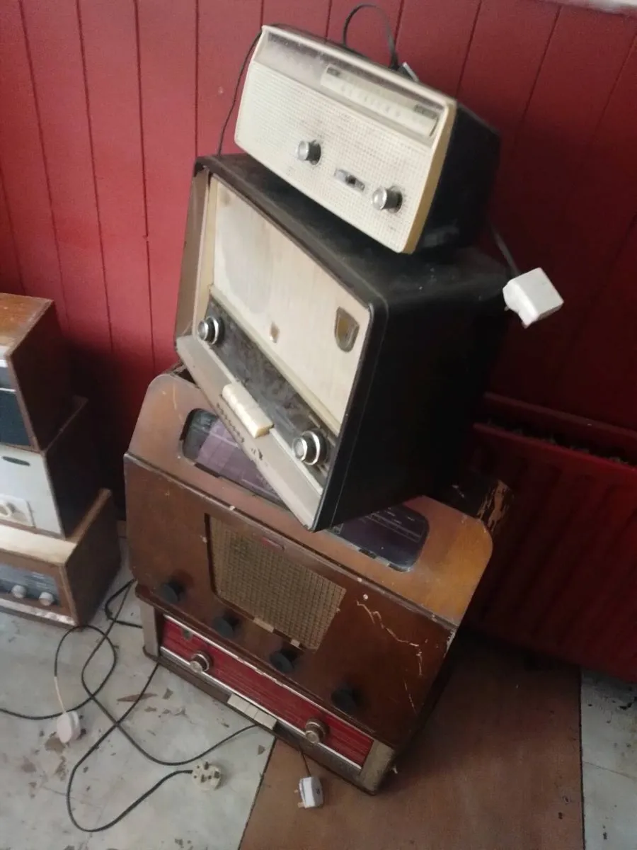 Vintage old radios - Image 4