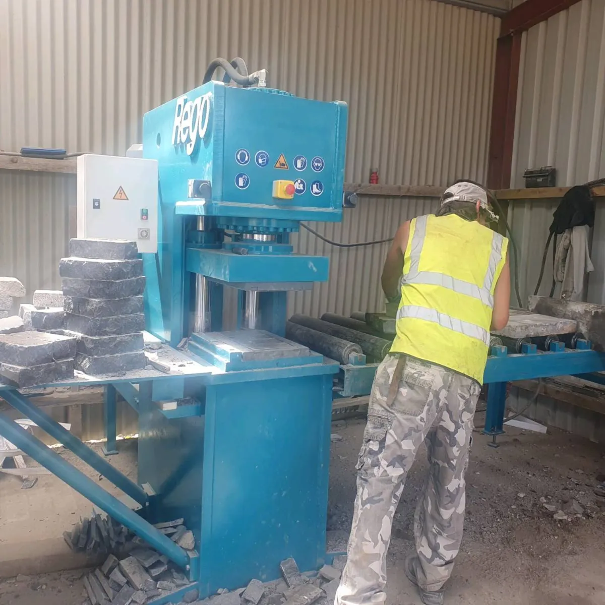 Stone guillotine for sale - Image 3