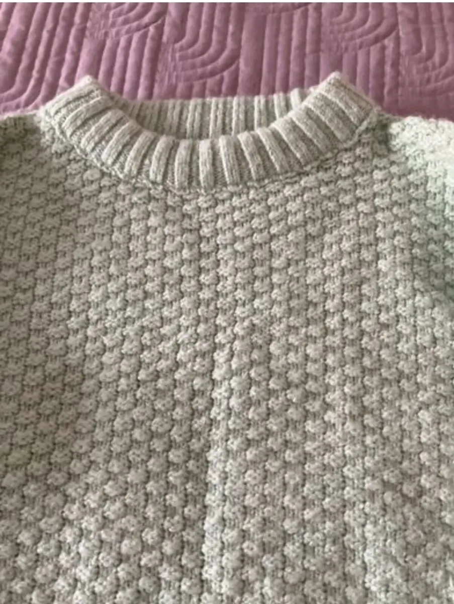 Stradavarious Jumper Size M - Image 3