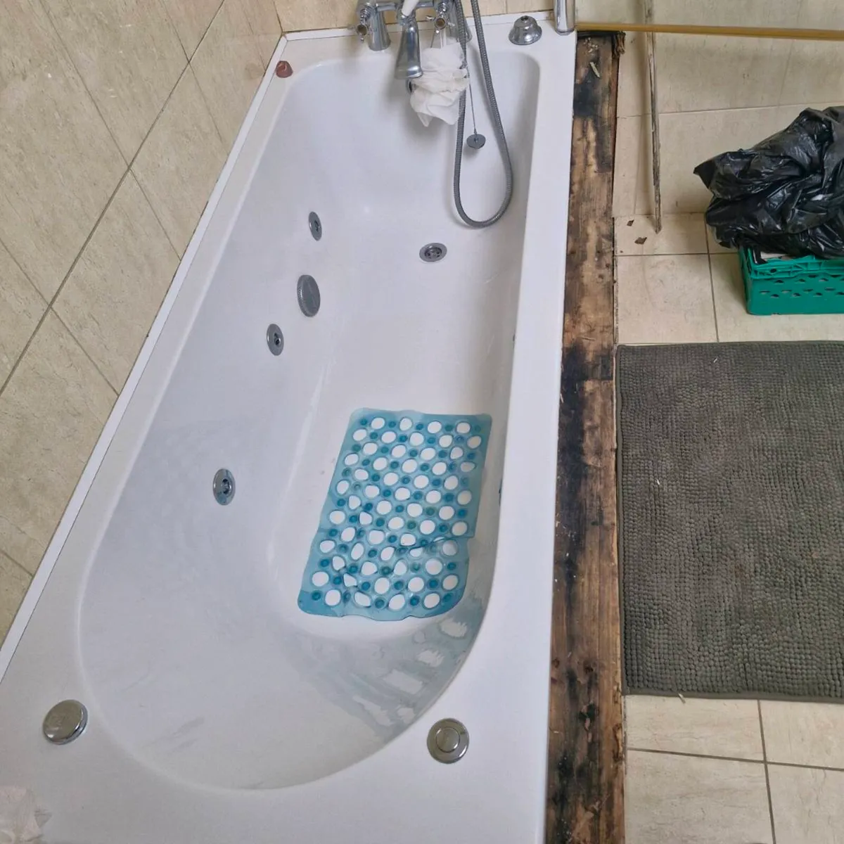 Jacuzzi Bath. - Image 1