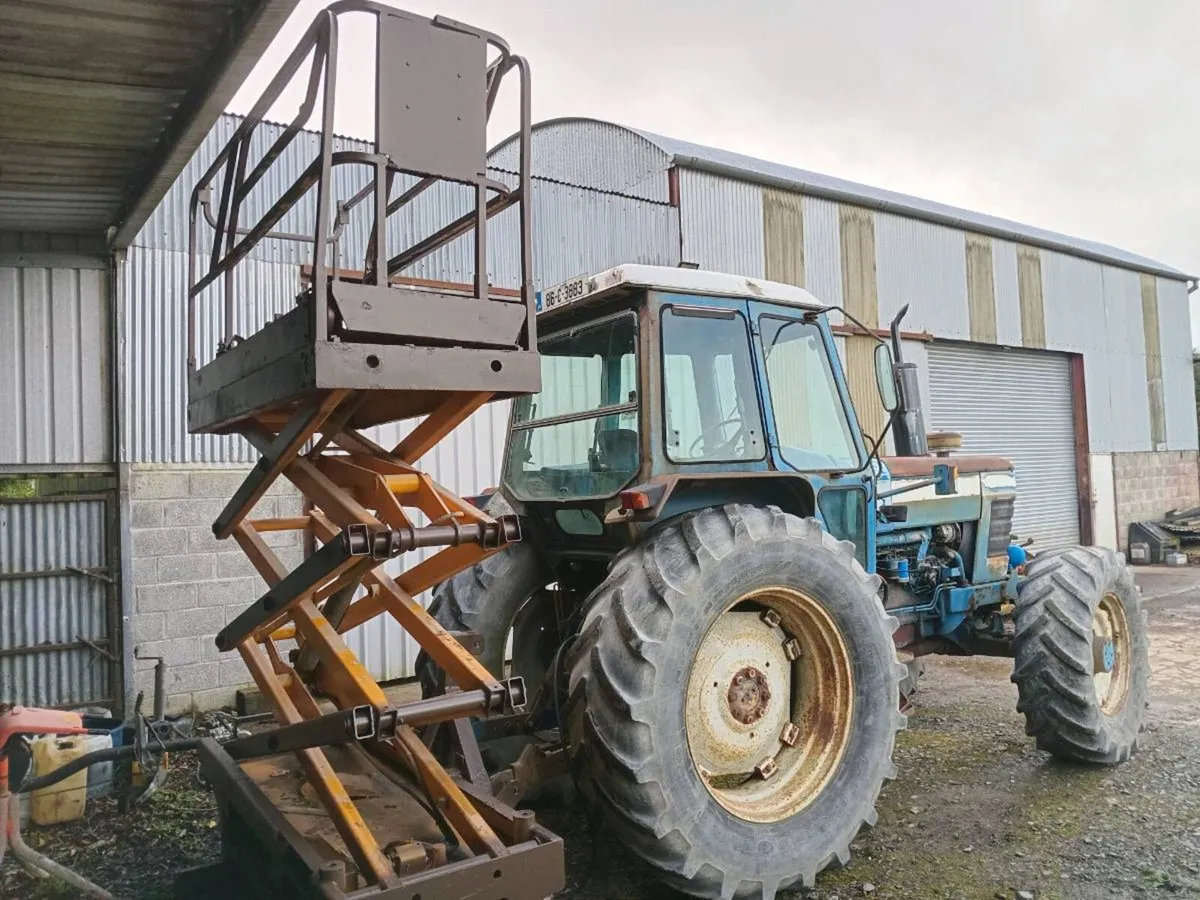 Sissor lift hoist on 3 point linkage for tractor - Image 2