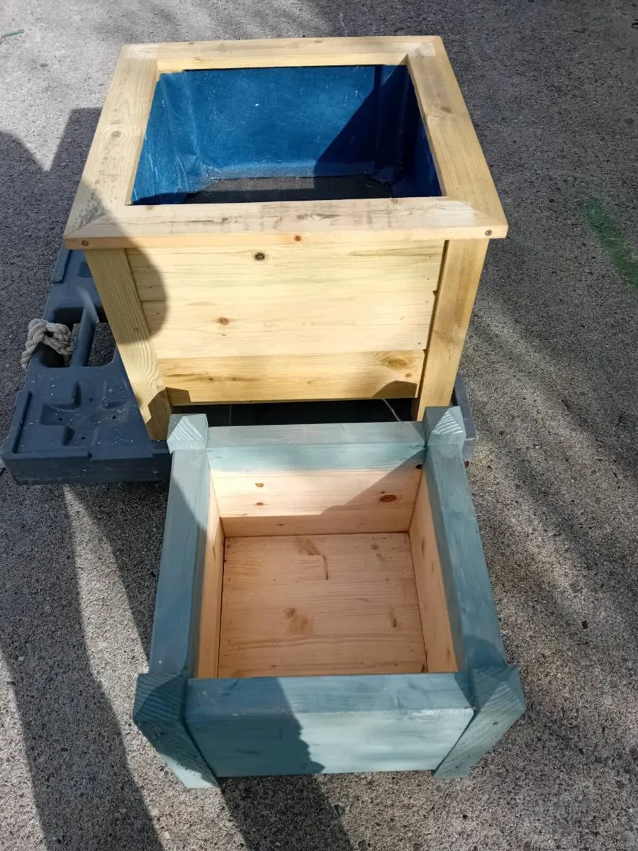 Planters - Image 2