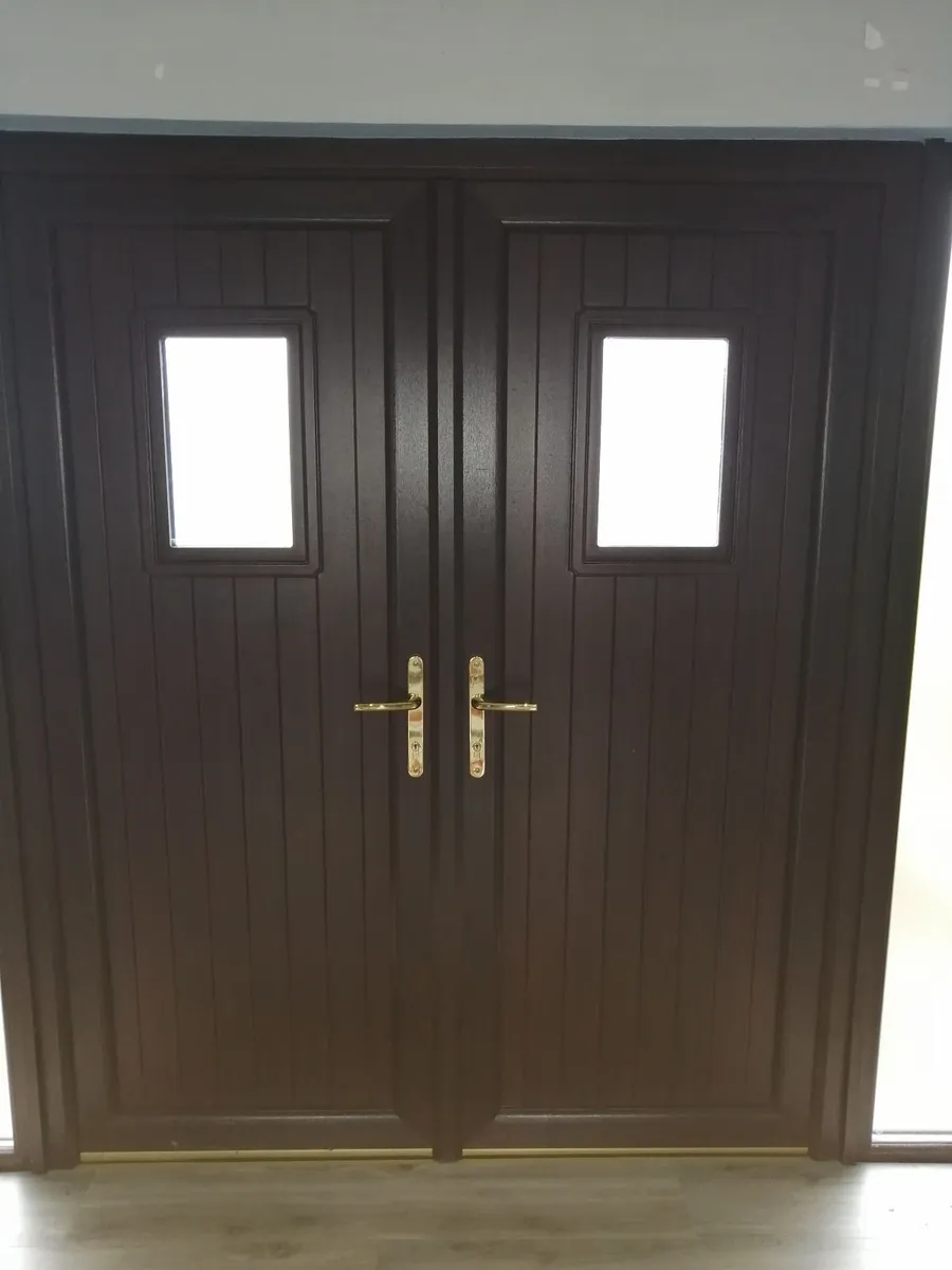 Double front doors with frosted side. - Image 3