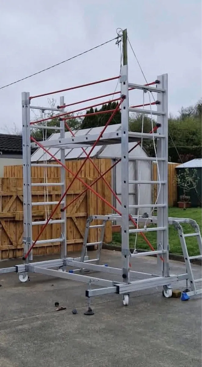 Scaffolding towers - Image 1