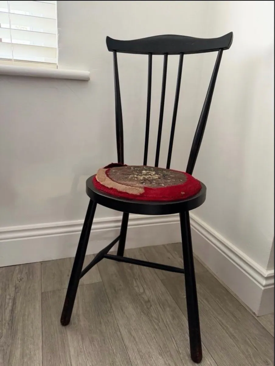 Vintage Petite Chair - Image 1