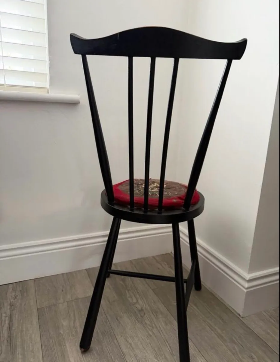 Vintage Petite Chair - Image 4