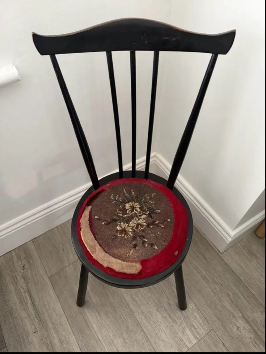 Vintage Petite Chair - Image 2