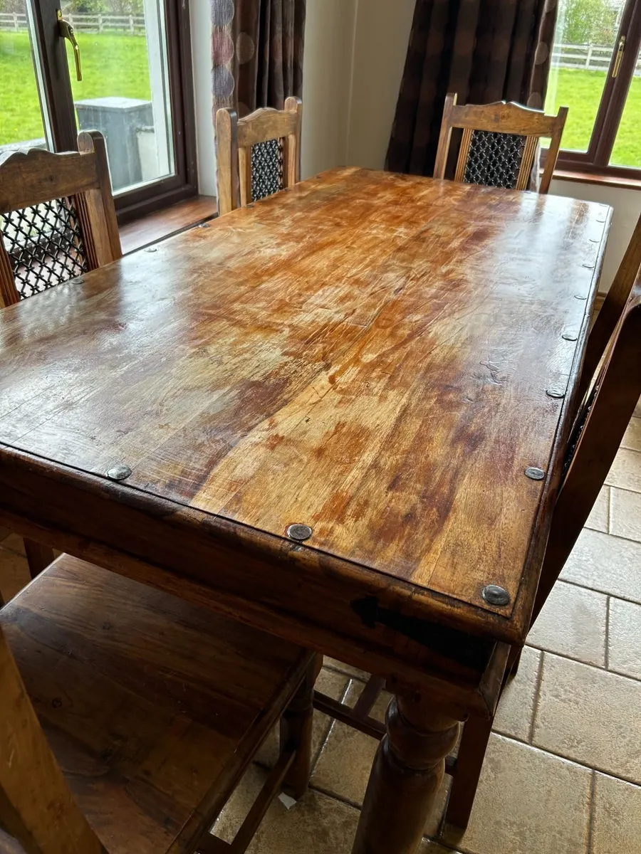 Table & Chairs - Image 4