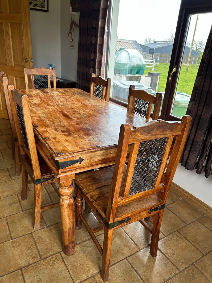 Table & Chairs - Image 3