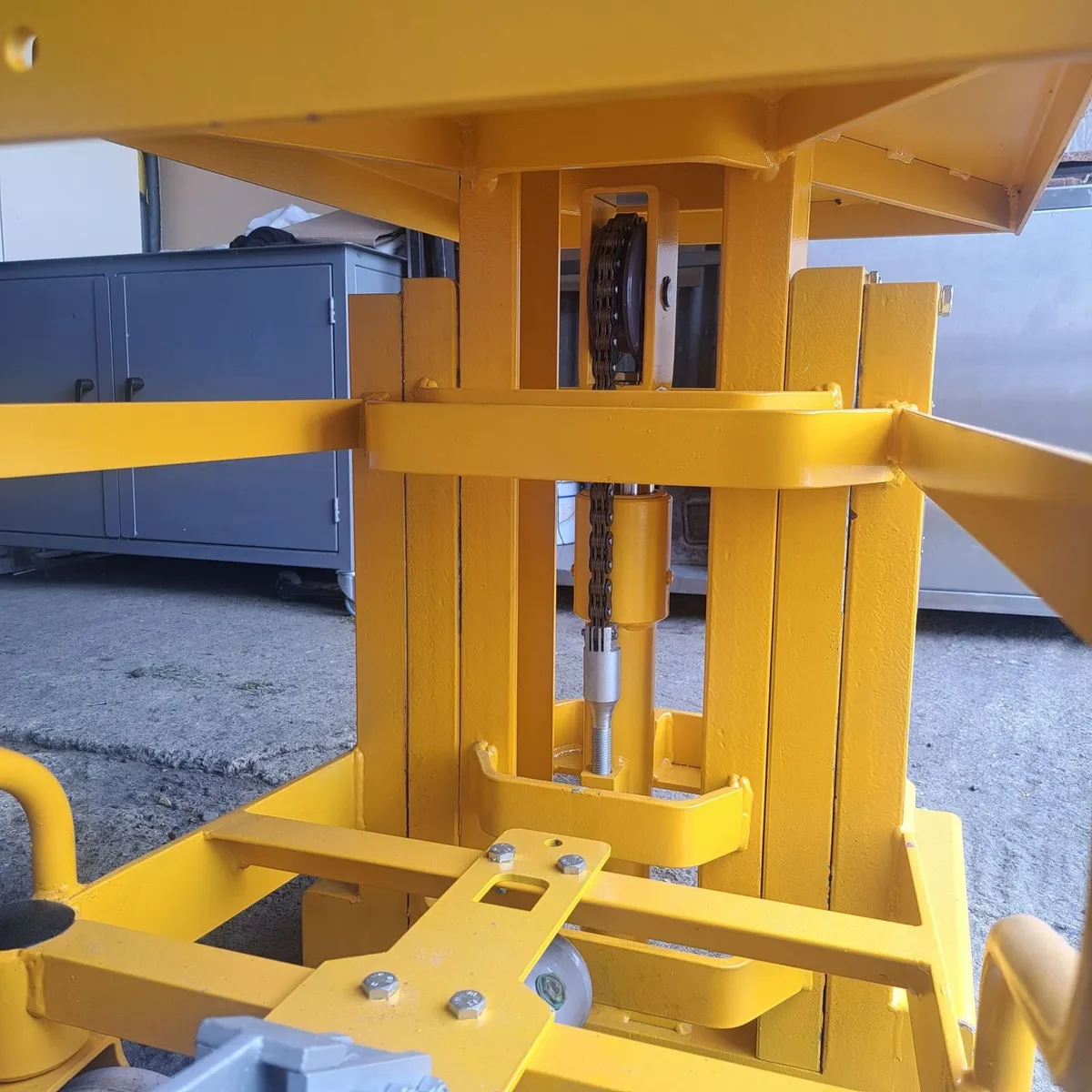 Lifting Trolley - Image 3