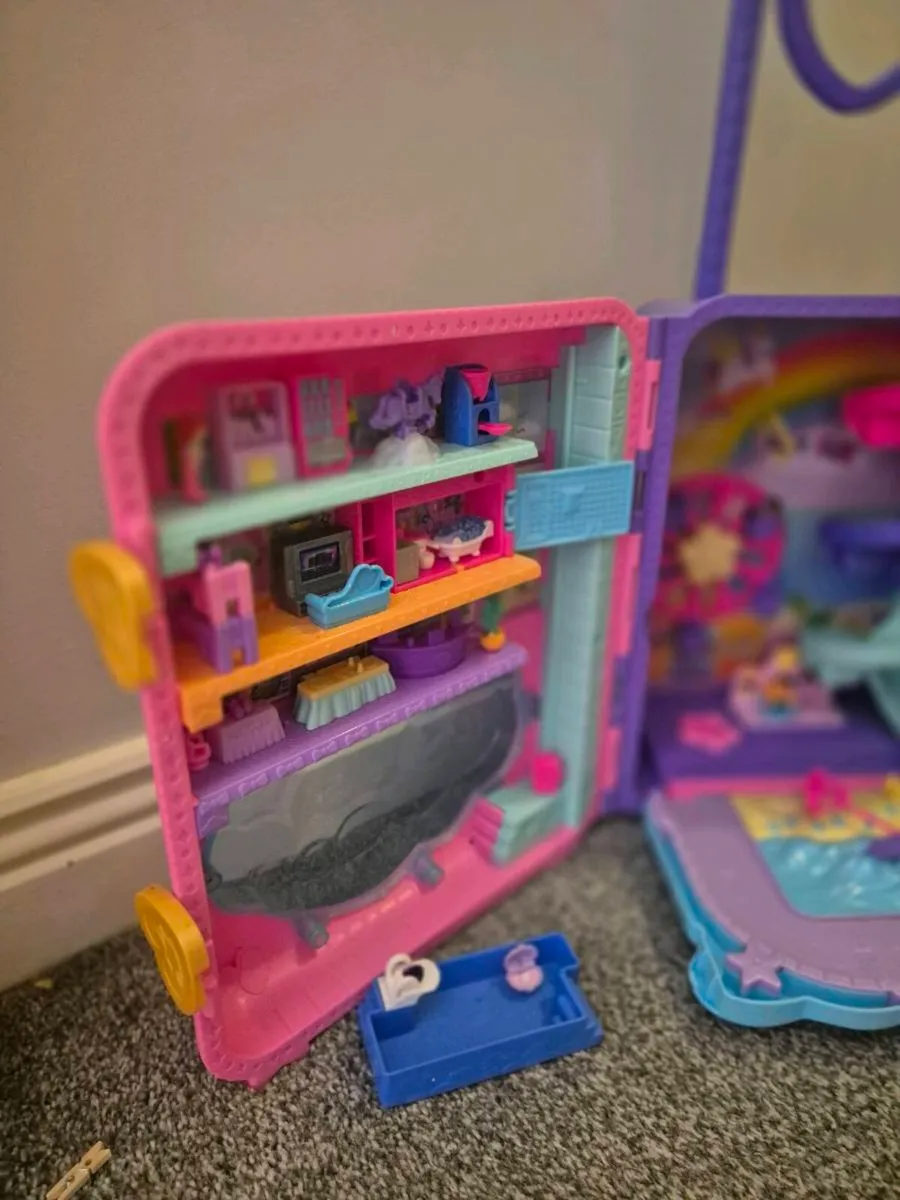 Polly Pocket play Suitcase - Image 3