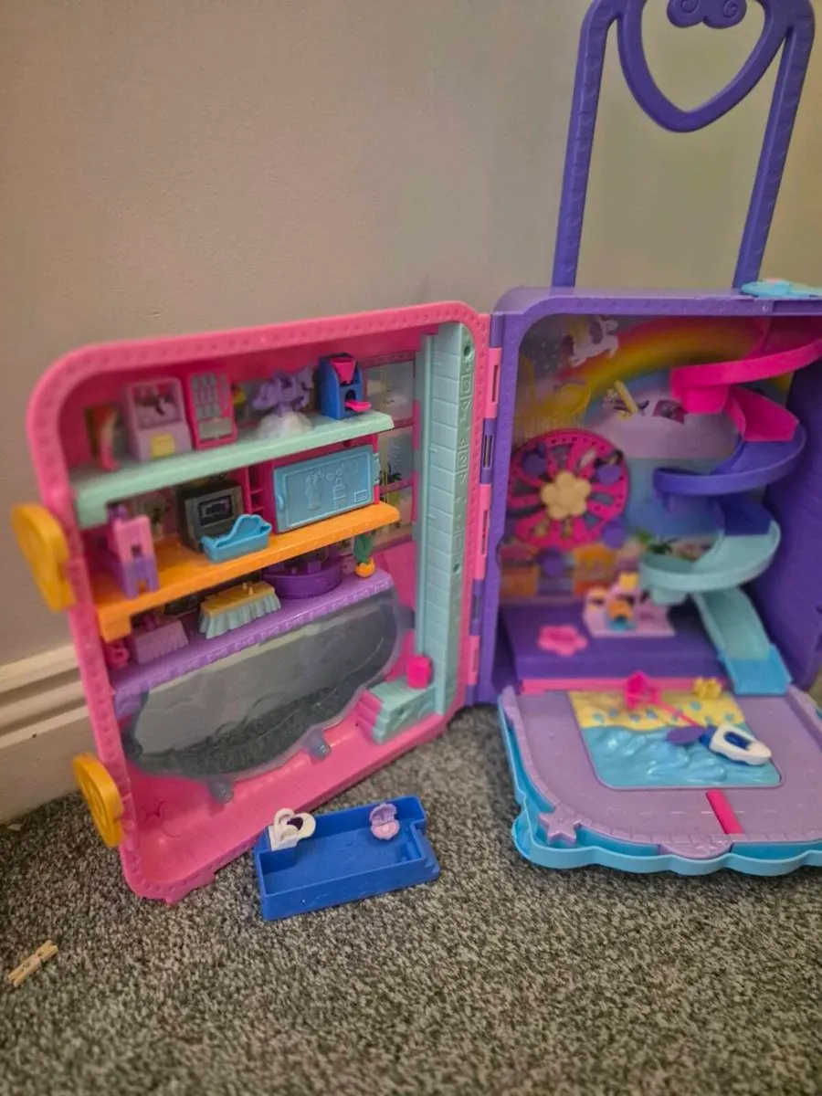 Polly Pocket play Suitcase - Image 2
