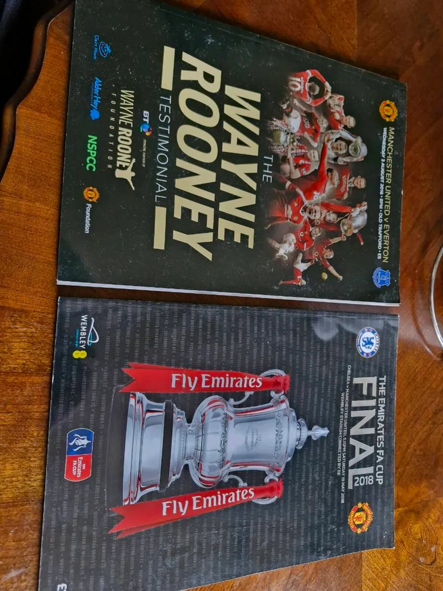 Manchester United Books, Dvs, VHS - Image 2