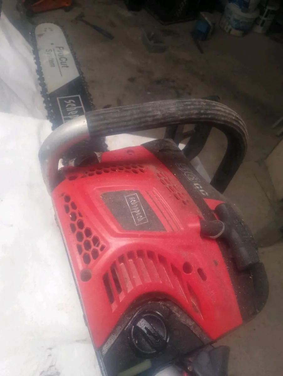4 chainsaws - Image 4