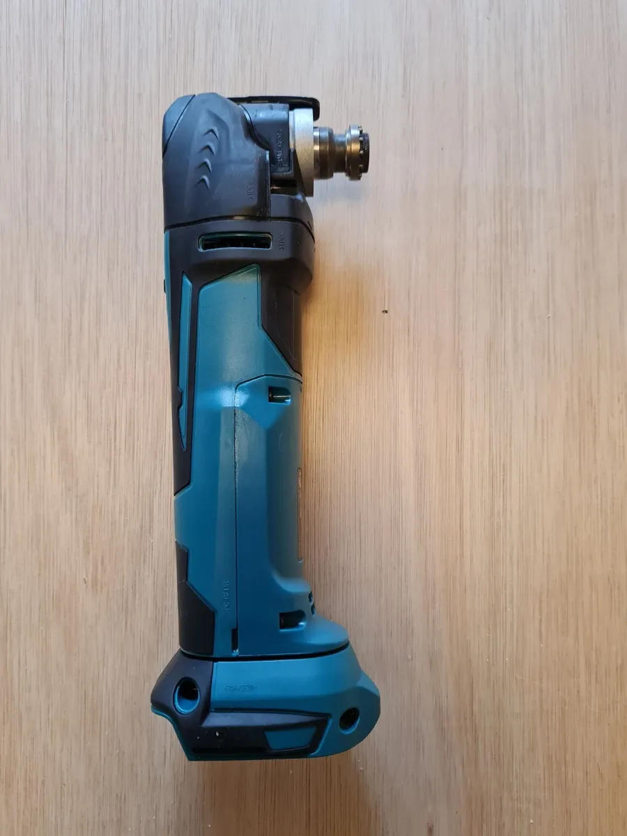 Makita DTM51 18v LXT Multi Tool Bare Unit - Image 3