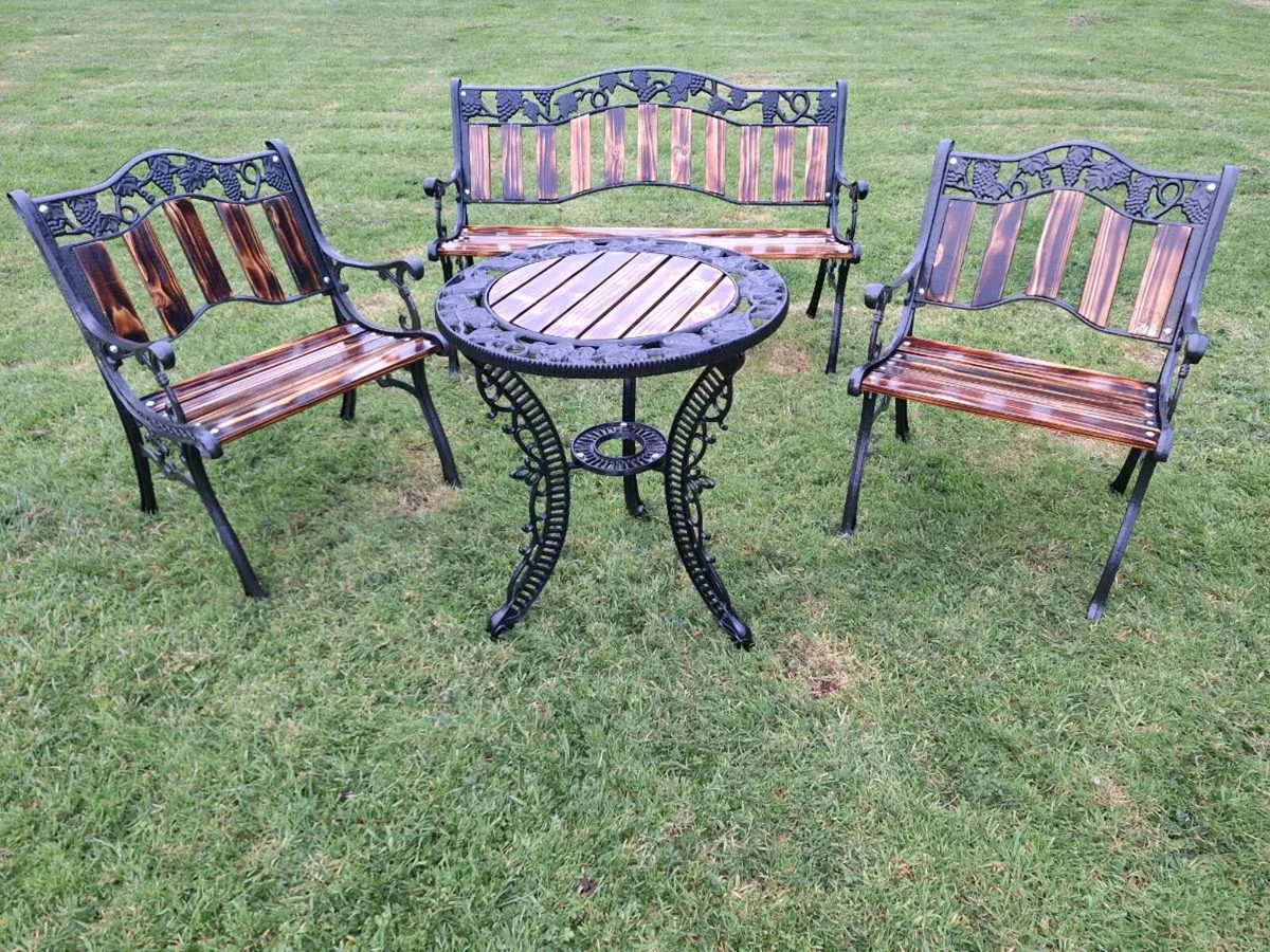 Cast iron furniture - Image 1