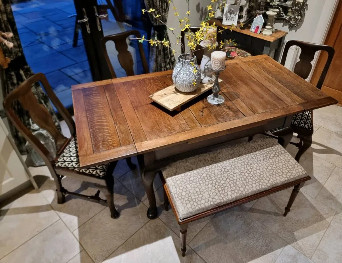 Stunning Extendable Table, Chairs & Bench...€960 - Image 2