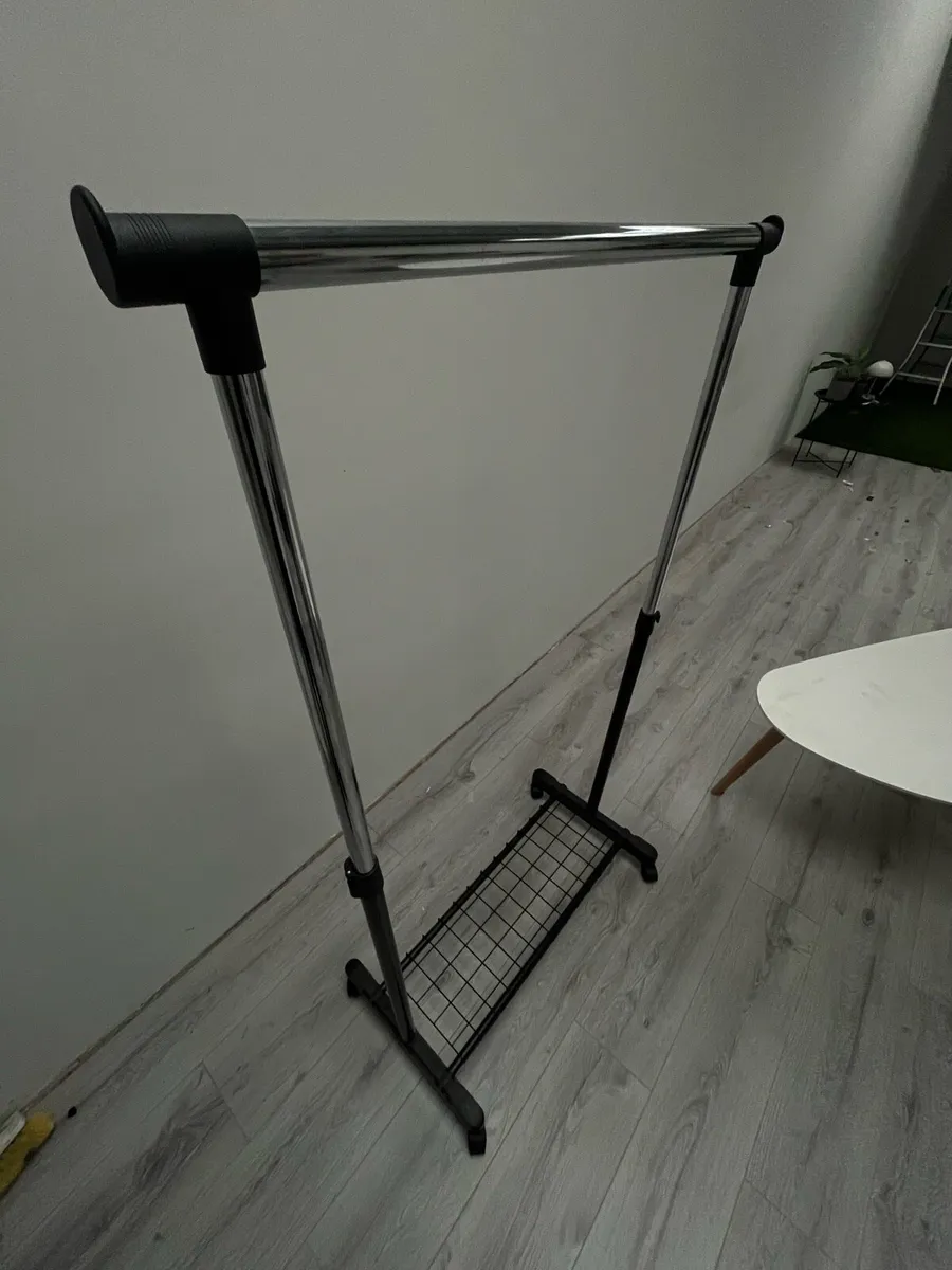 Adjustable clothes rack - Image 3