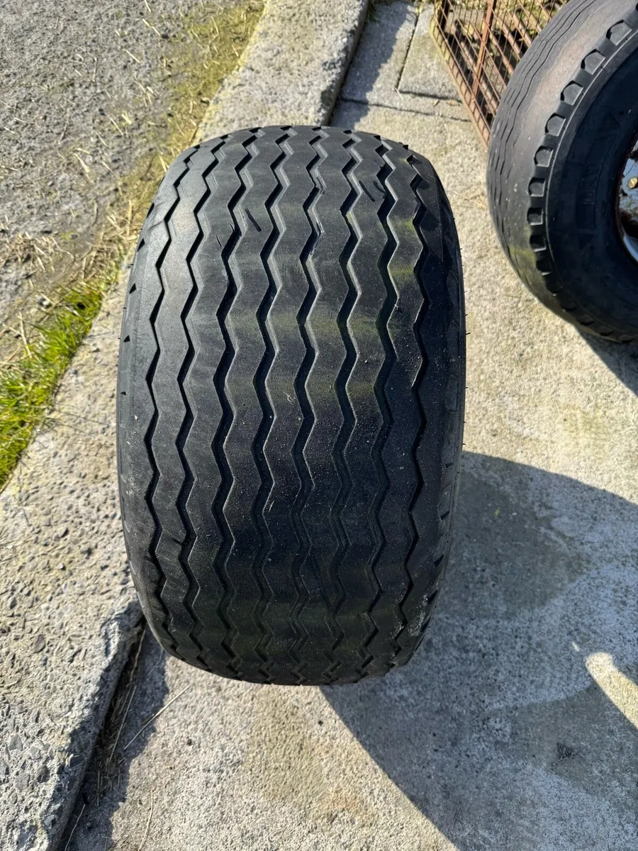 400/60-15.5 trailer rims and tyres - Image 2