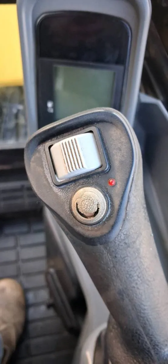 Yanmar sv26 - Image 4
