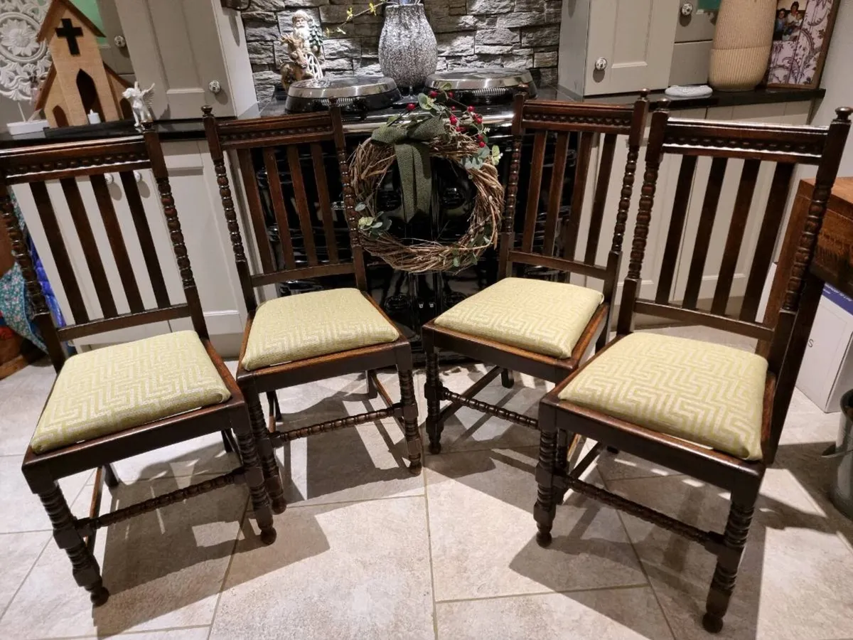 Stunning Oak Chairs x 4...€295 - Image 1