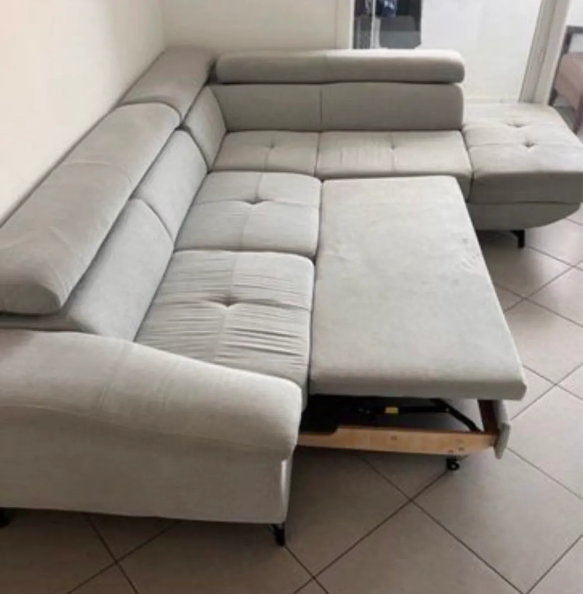 Modern corner sofa/sofabed - Image 1