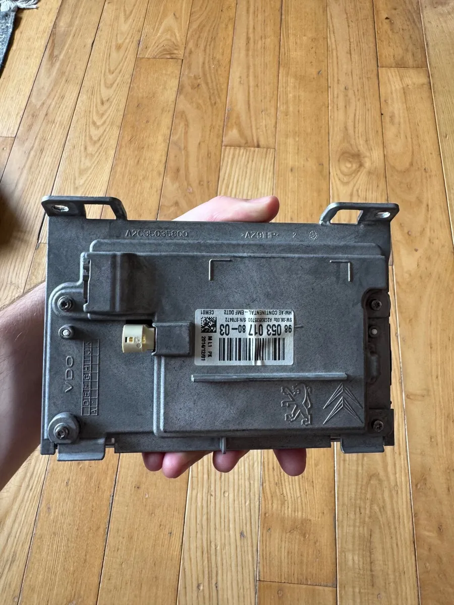 Peugeot 2008 SMEG Touchscreen Head Unit OEM - Image 3