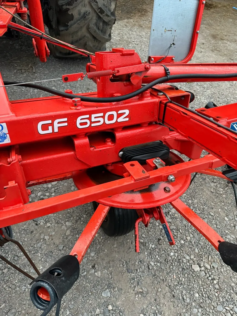 Kuhn 6 rotor tedder - Image 3