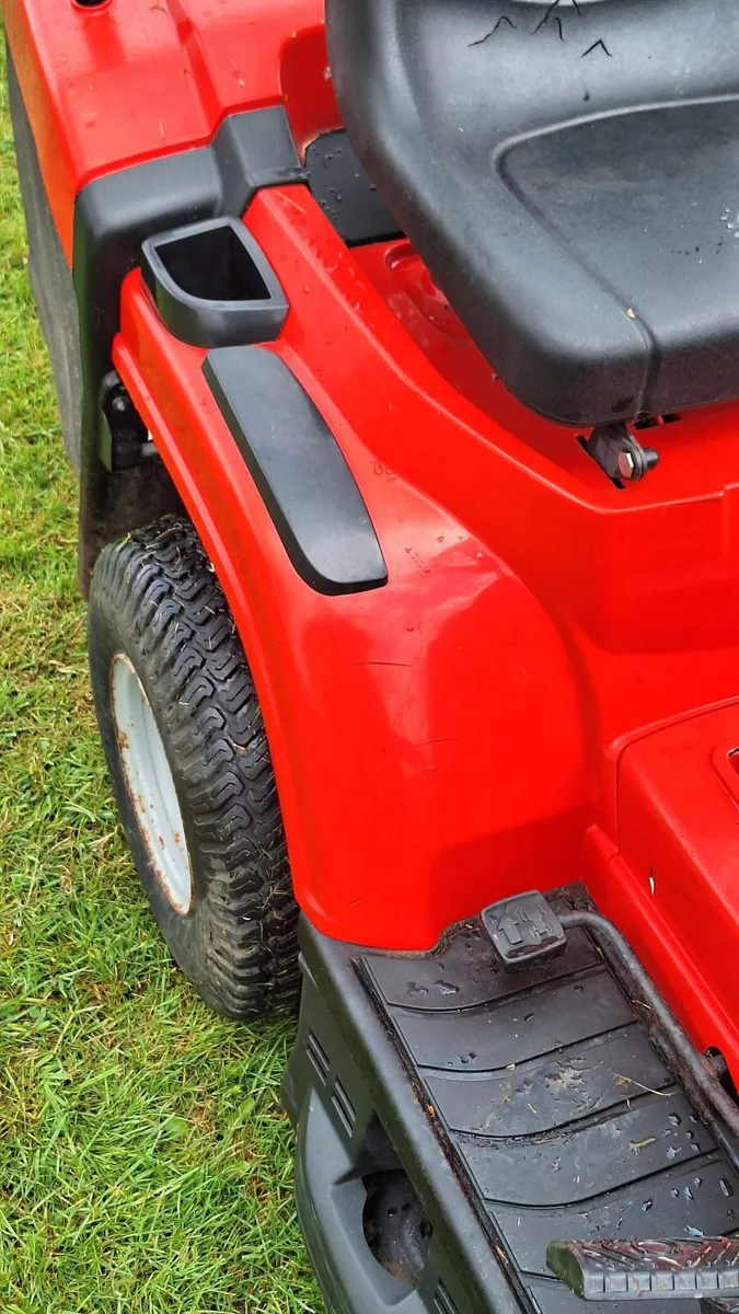 Ride on mower - Image 1