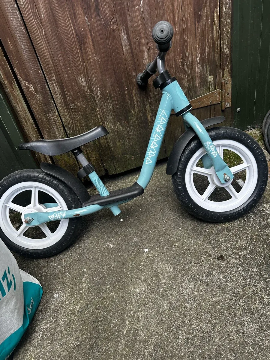 Push bike and scooter - Image 3