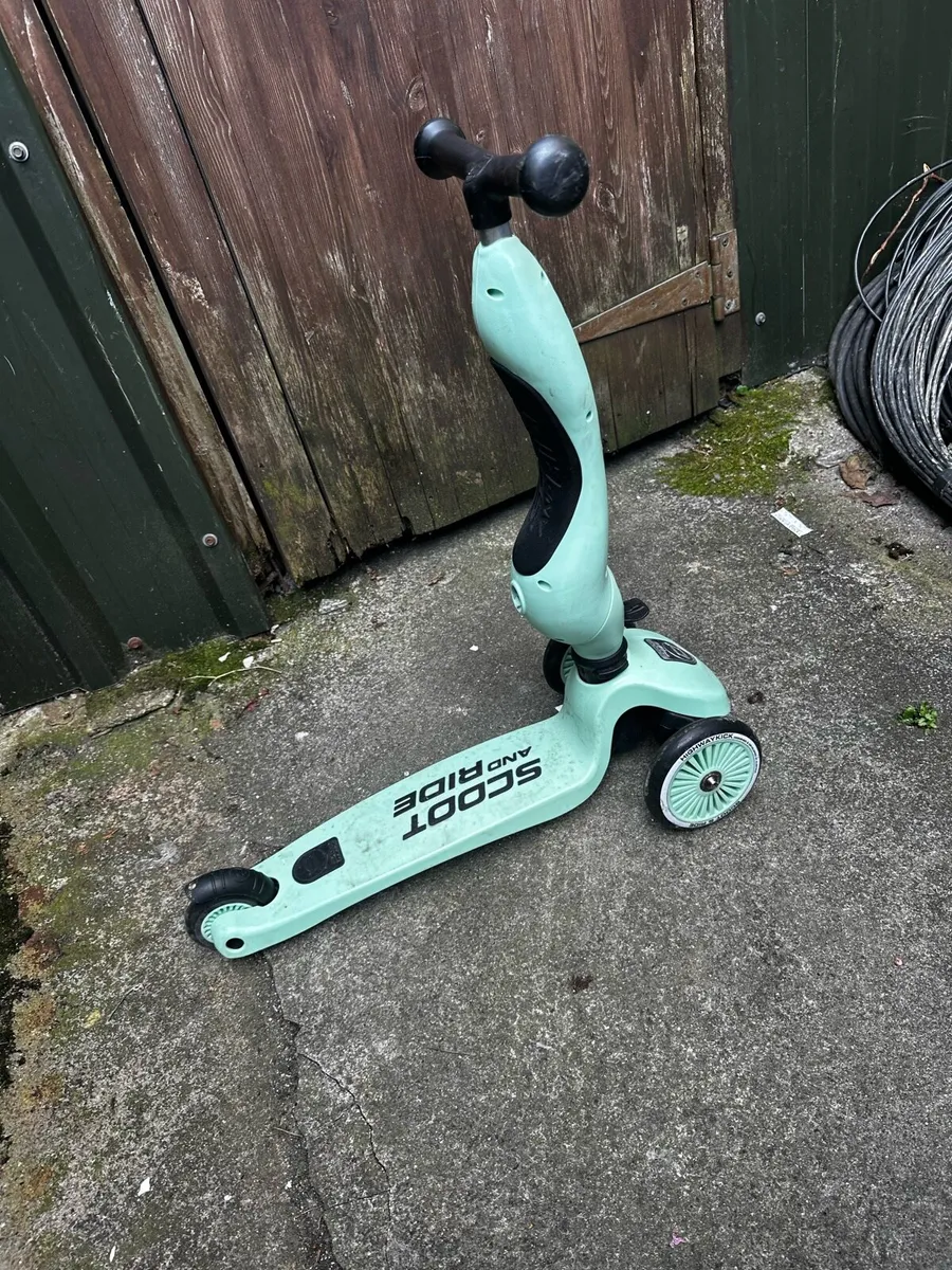 Push bike and scooter - Image 1