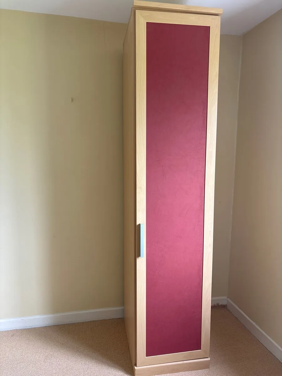 Single wardrobe - Image 1