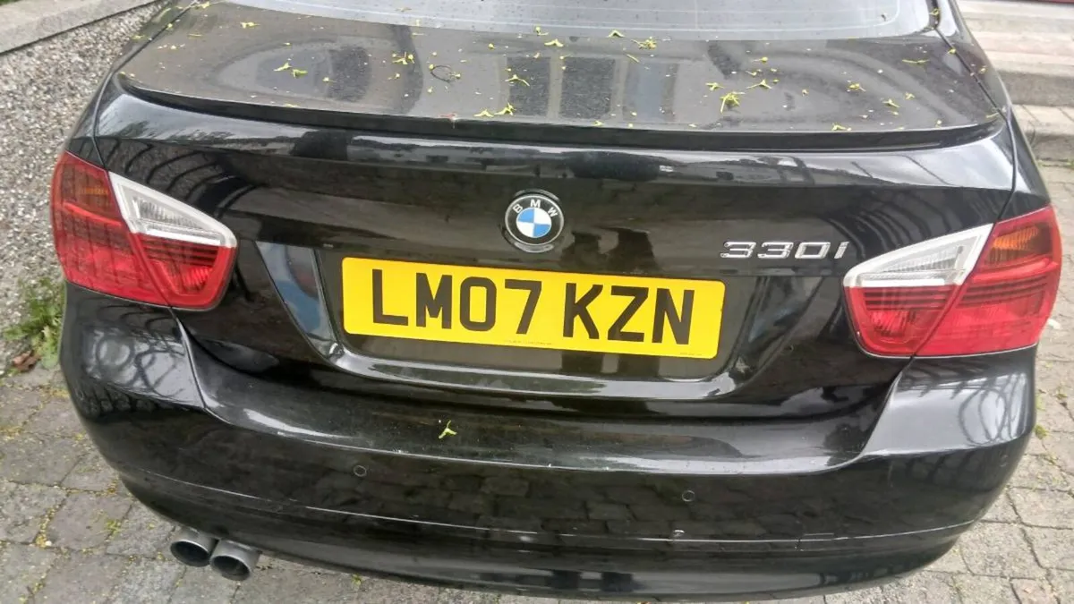 Bmw 330i manual - Image 1