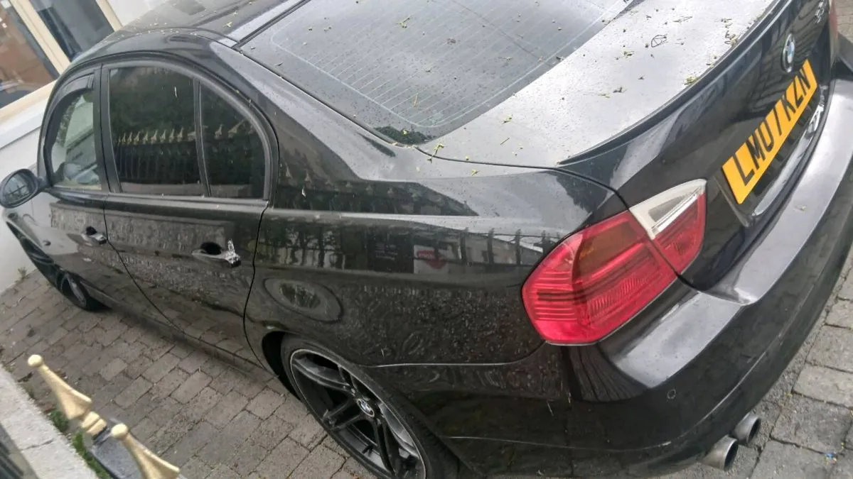 Bmw 330i manual - Image 2