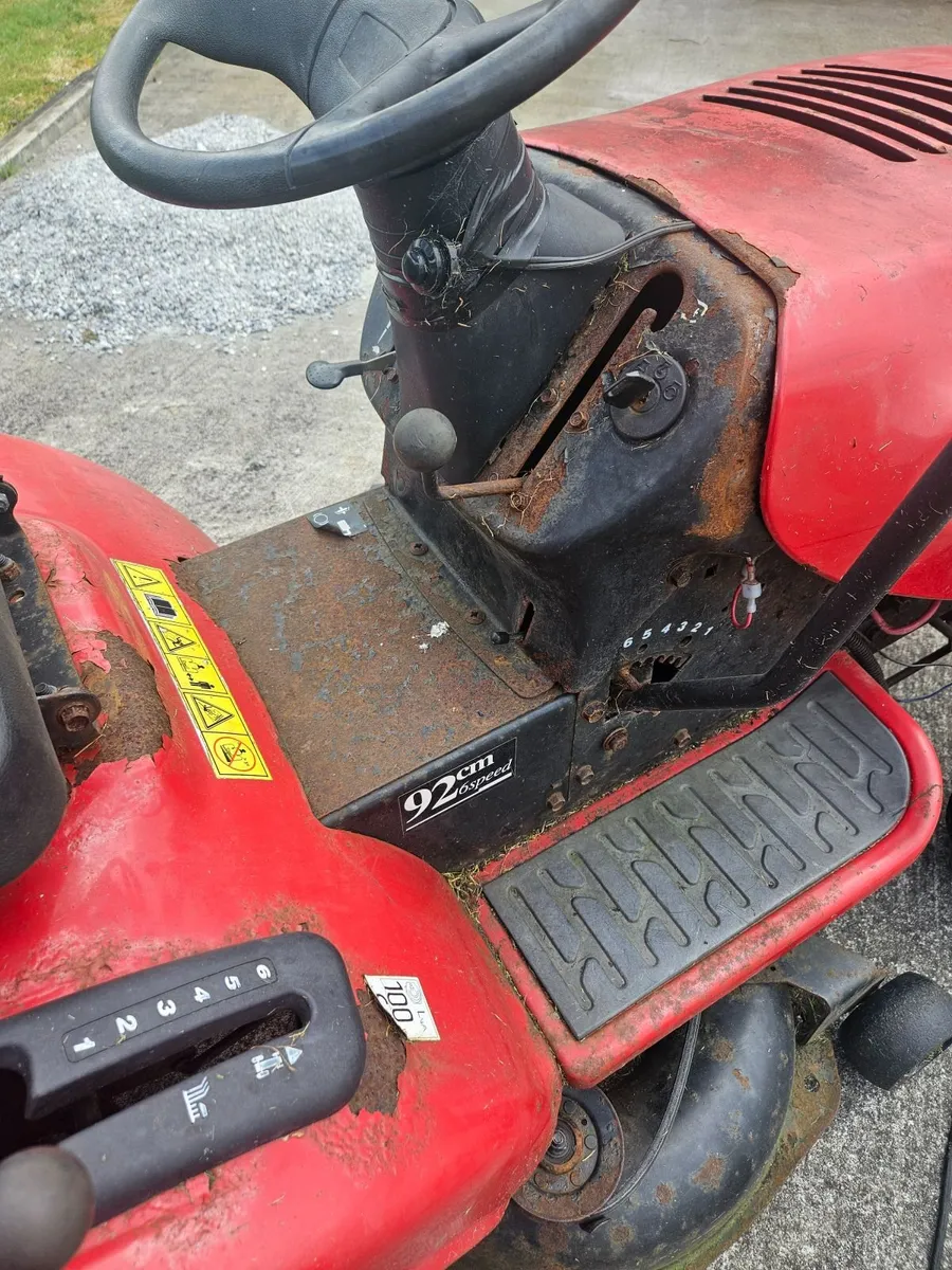 Ride on Lawnmower - Image 4