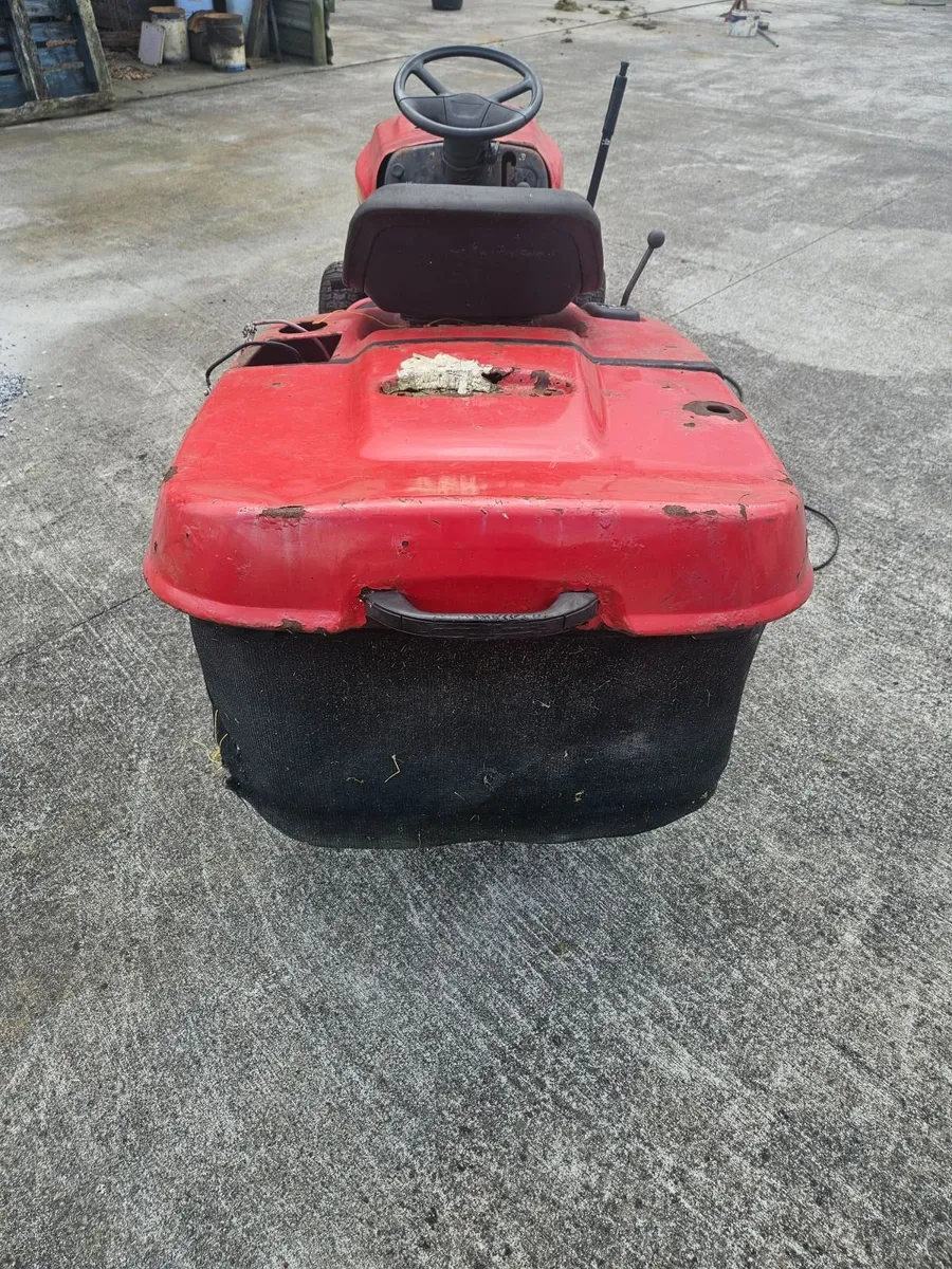 Ride on Lawnmower - Image 3