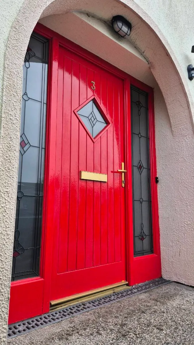 FRONT DOOR WITH SIDE GLASS AND OUTDOOR LIGHTS - Image 4
