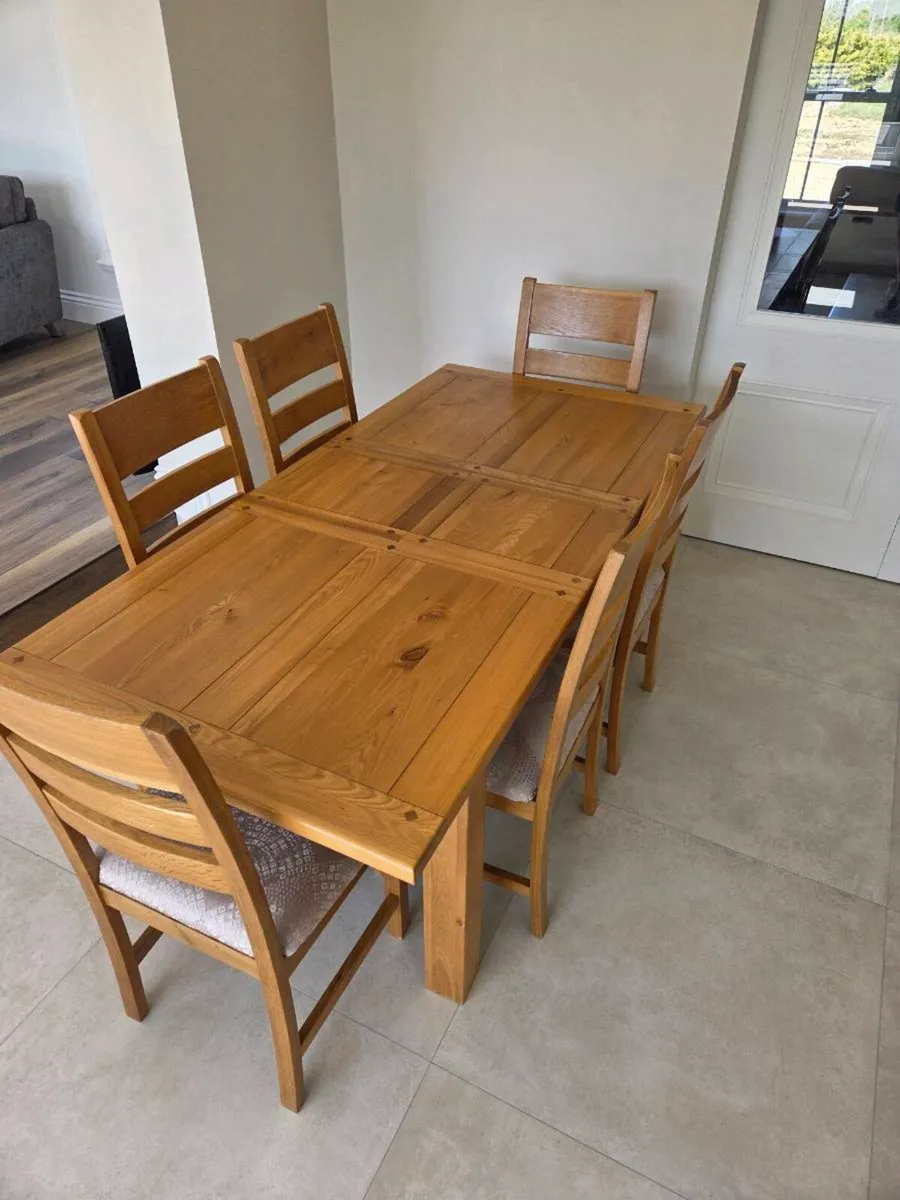 Kitchen table and chairs - Image 3